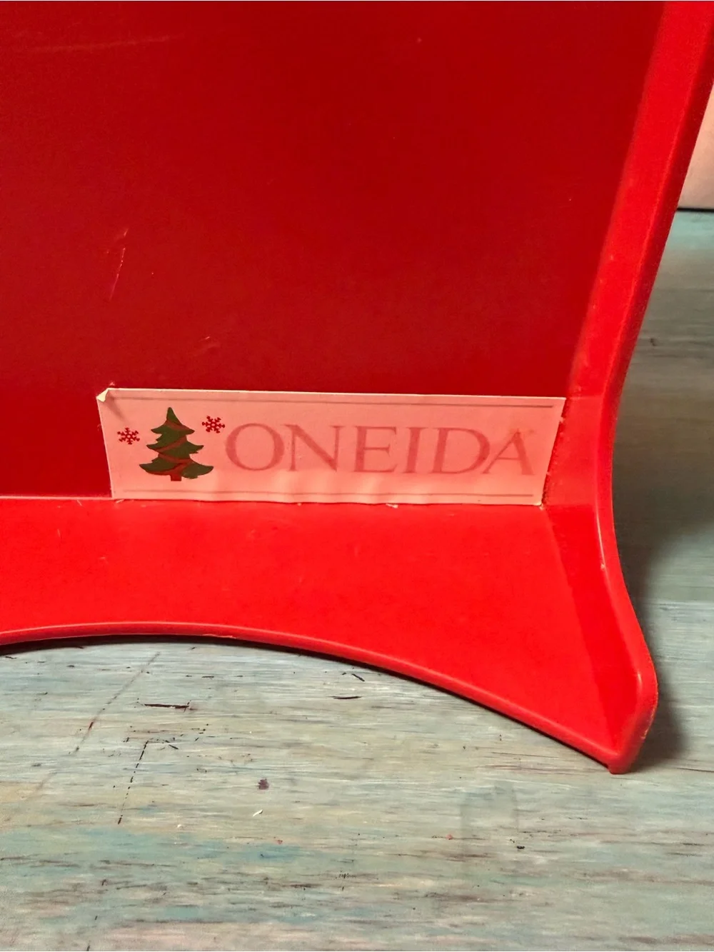 Oneida White and Green Holiday Tree 24 Piece Flatware Set with Red caddy and box